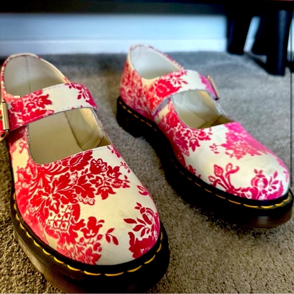 Rare! Dr. Martens Flocked Damask Mary Jane shoes - Picture 3 of 3